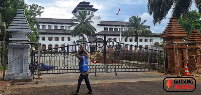 Gedung Sate Direvitalisasi, Sentuhan Budaya Sunda Hiasi Gerbang
