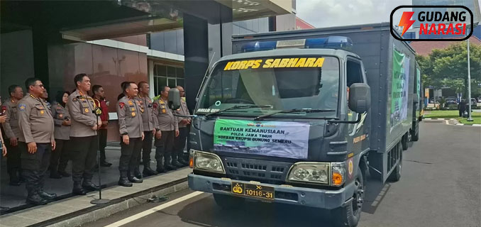 Polda Jatim Kirim 5 Truk Bantuan Darurat untuk Korban Erupsi Semeru