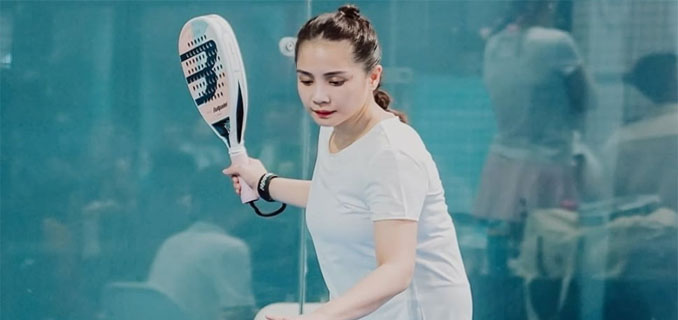 Raket Padel Mulai Rp1 Juta Kembaran Fuji An dan Nagita