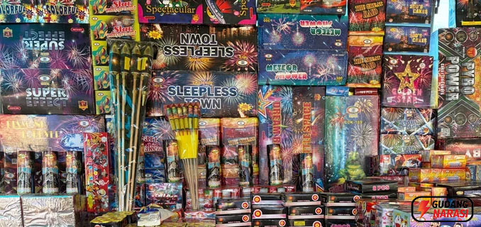 Sepi Peminat, Lapak Terompet dan Kembang Api Jelang Tahun Baru 2026 Masih Lesu