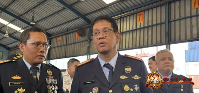 Menkeu Purbaya Siap Rombak Pegawai Pajak dan Bea Cukai
