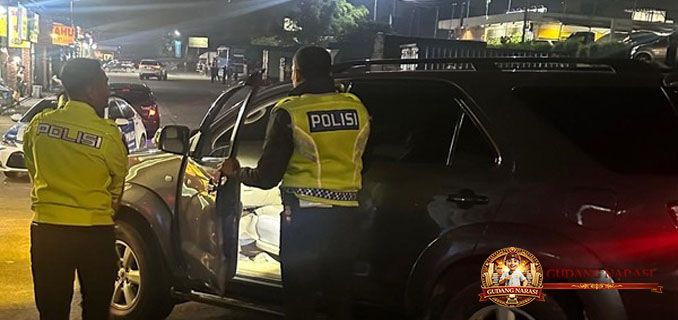 Siasat Licin Sopir Fortuner Penimbun Solar Kantongi 25 Barcode hingga Tercebur Parit