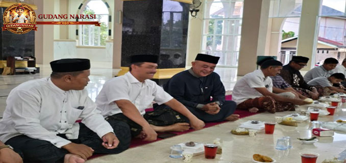 Wabup Aceh Besar Bersama Camat Blang Bintang Safari Ramadhan Di Sungai Makmur