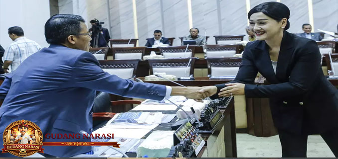 Friderica Widyasari Dewi Terpilih Jadi Ketua DK OJK